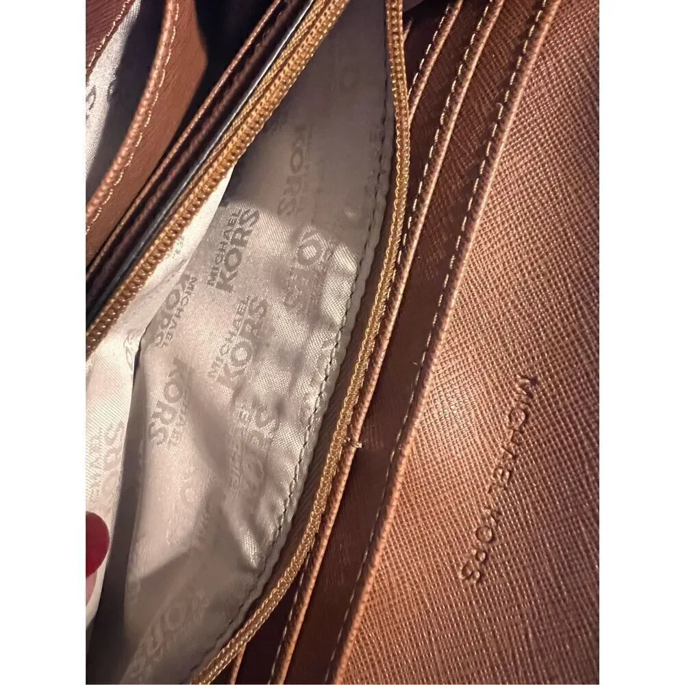 Michael Kors Fulton Carryall Leather Wallet Camel Brown Gold Hardware Classic